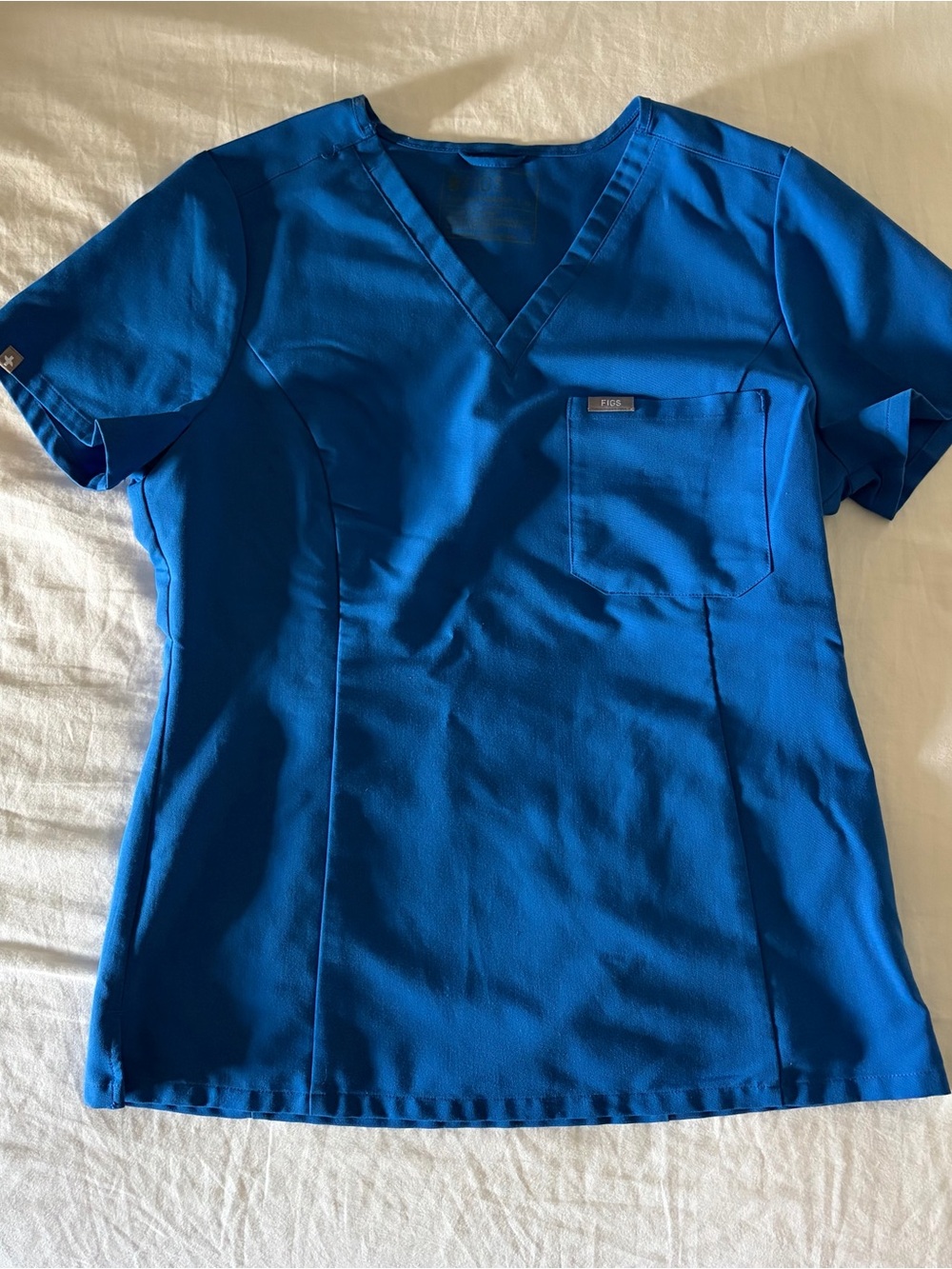 FIGS Slim Caterina One Pocket Scrub Top
